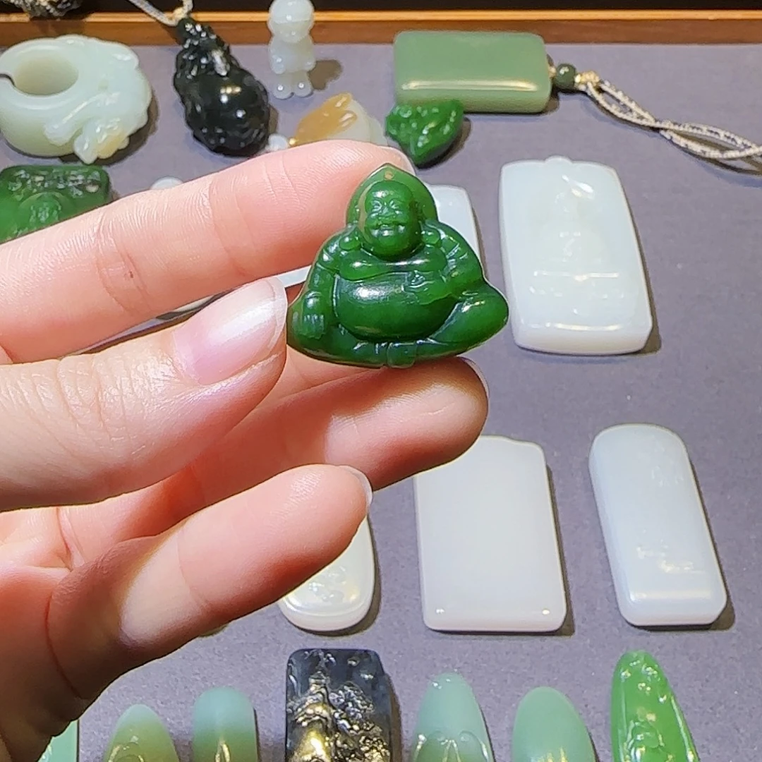 和田玉未镶嵌颈饰