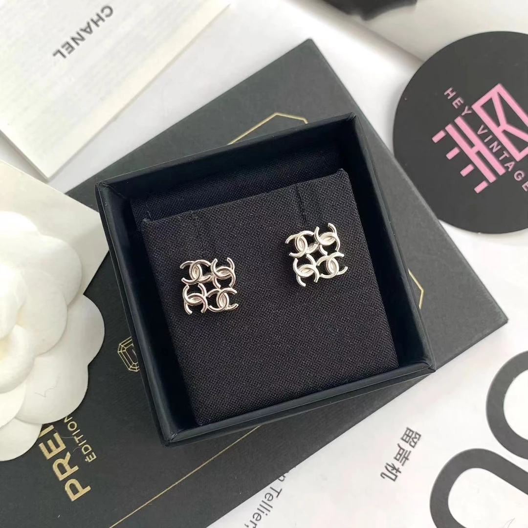 99新 Chanel/香奈儿  24B 4花双C耳钉 13671587