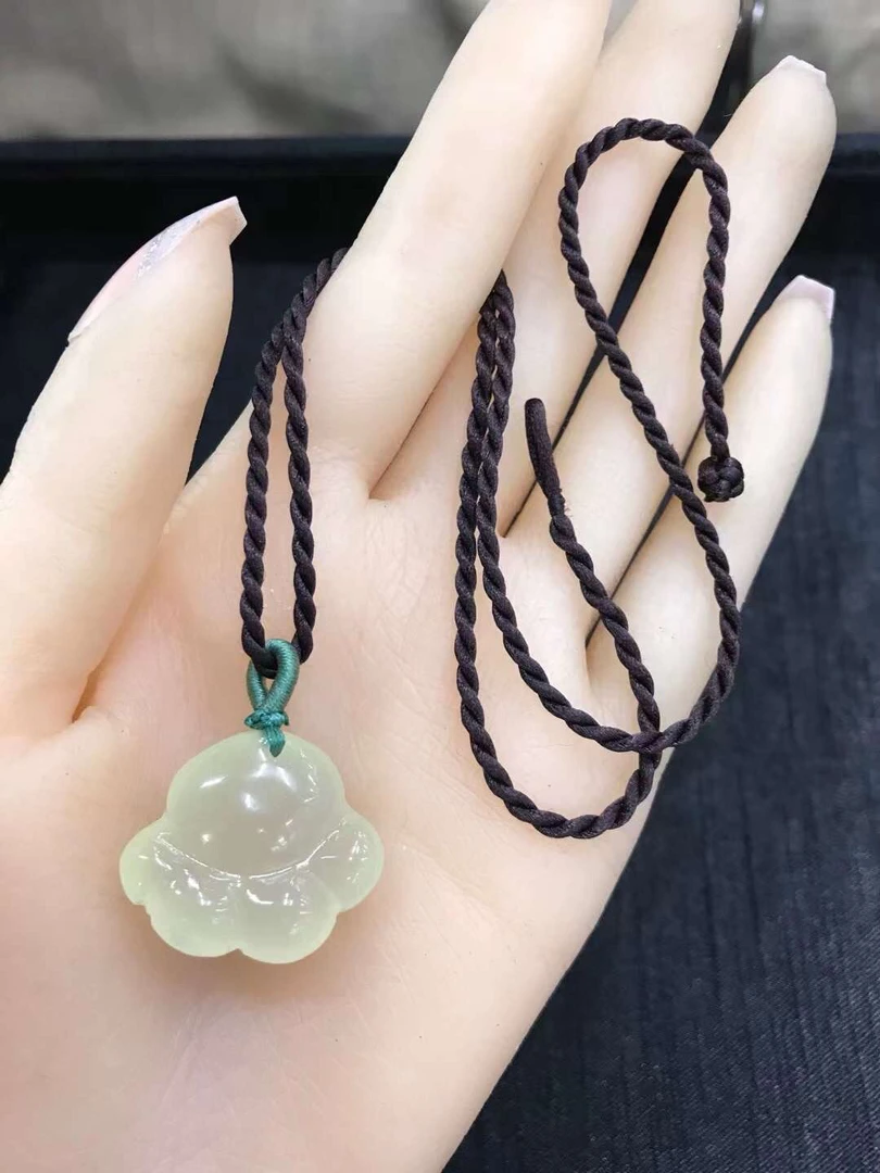 岫玉猫爪，尺寸约25*23mm