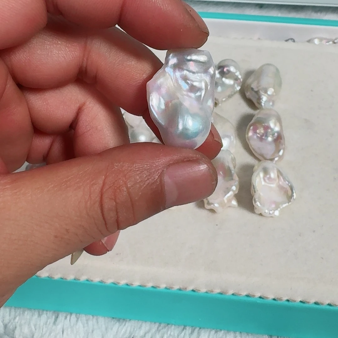 奶****淡水珍珠未镶嵌颈饰