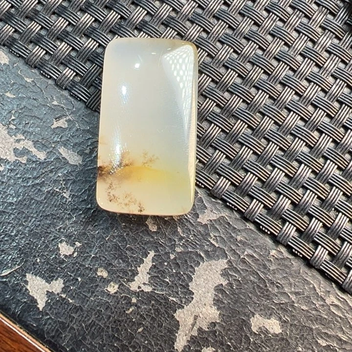 石英质玉（黄龙玉）颈饰未镶嵌用****0