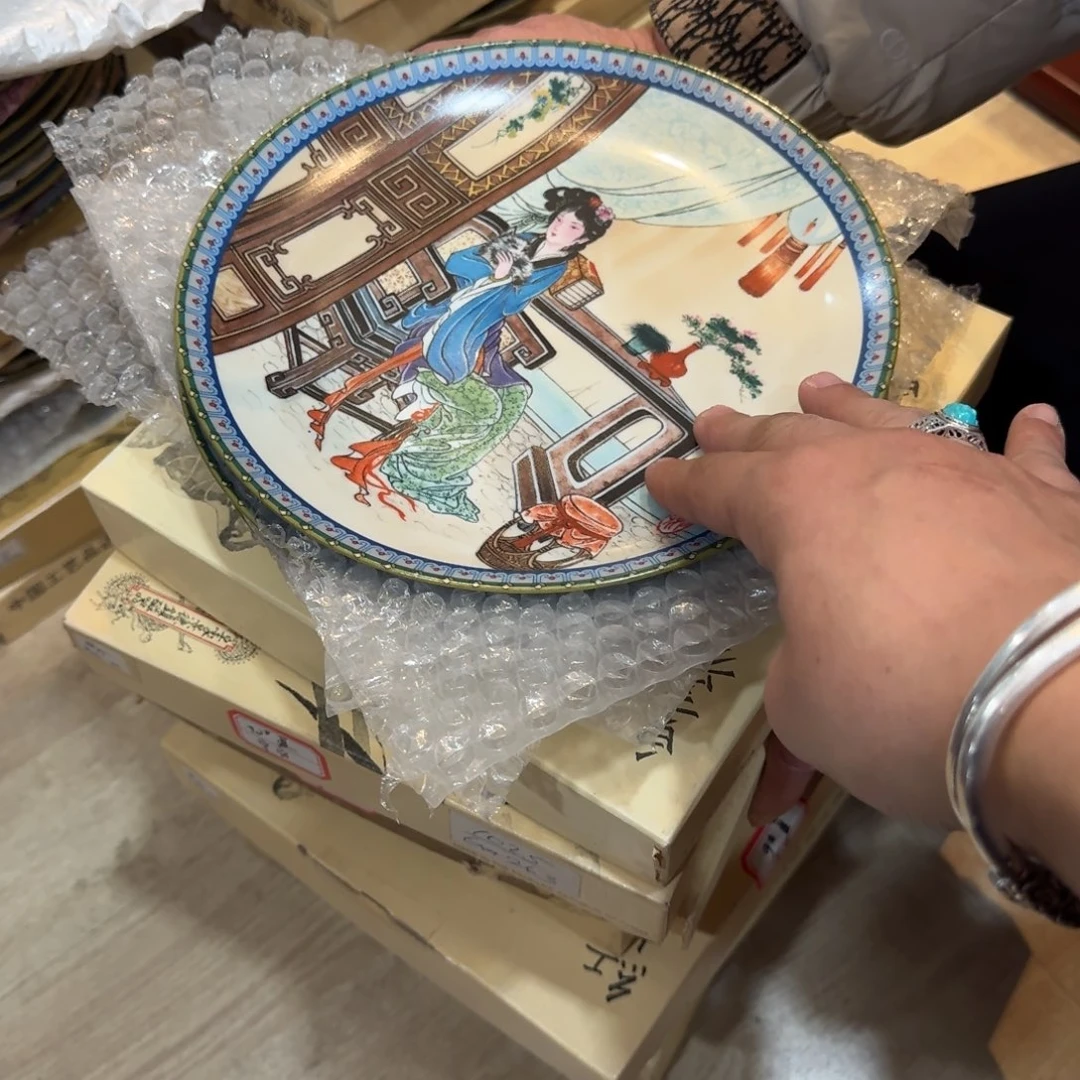 老瓷器有瑕疵请君慎拍