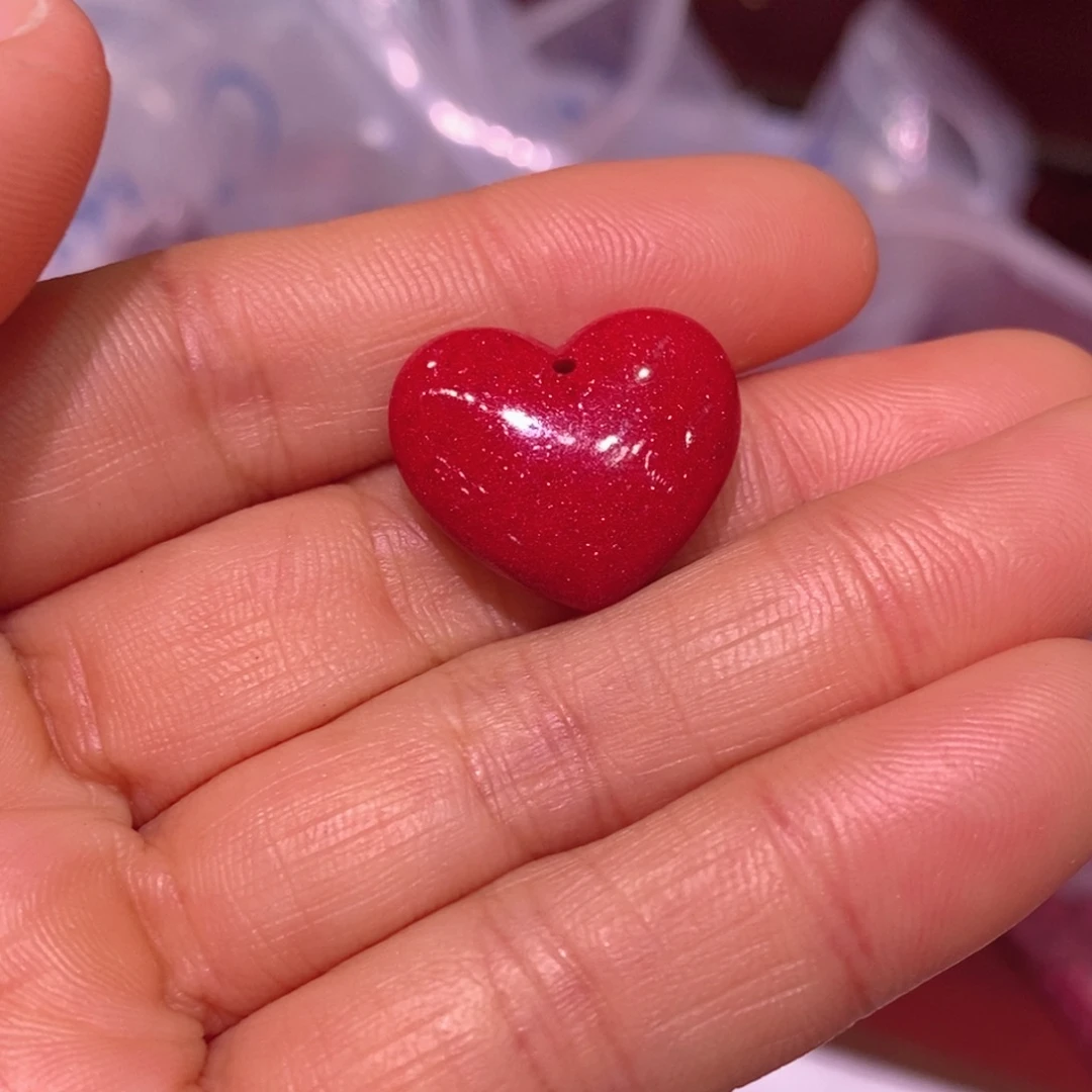 天然辰砂红晶砂爱心