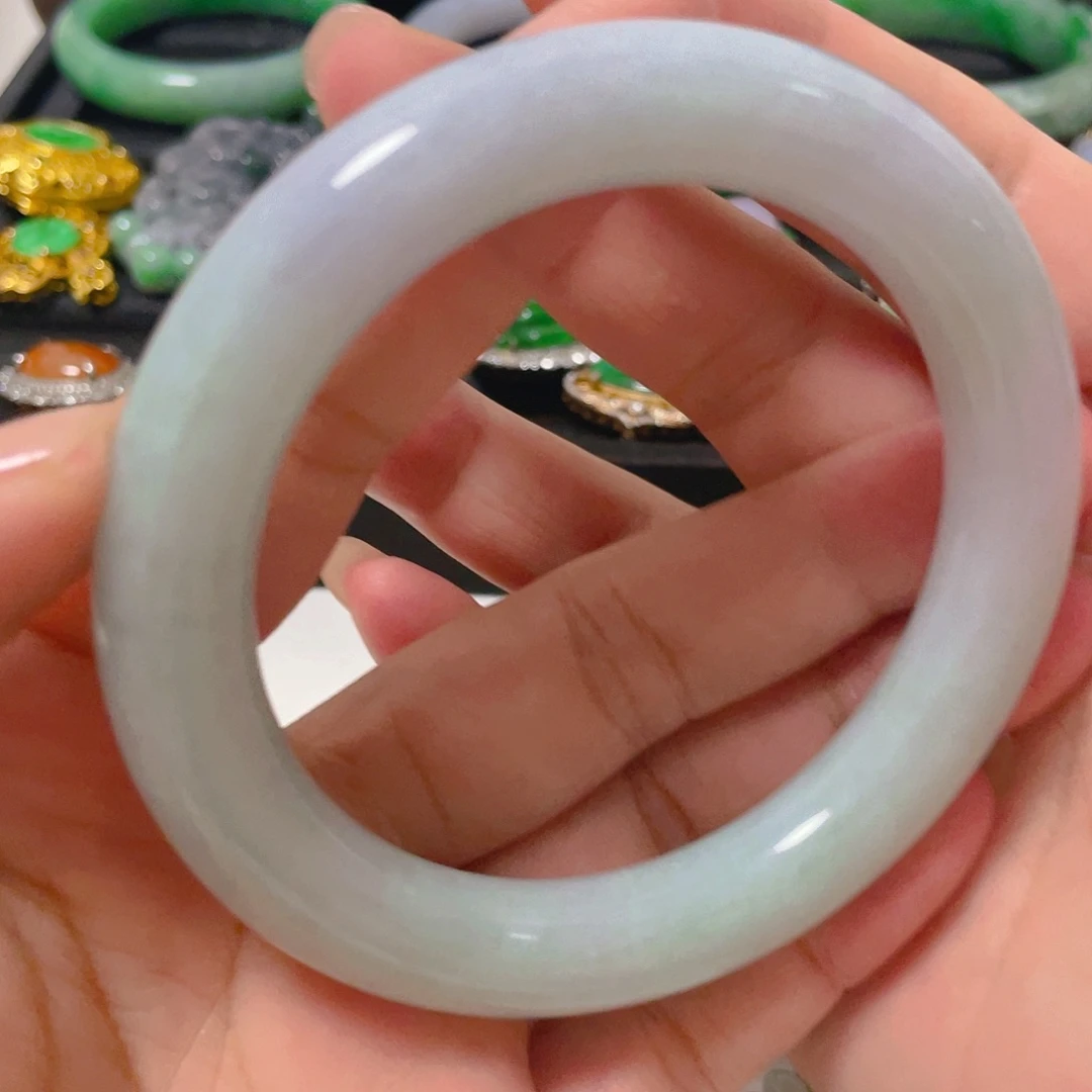 翡翠未镶嵌手镯2200
