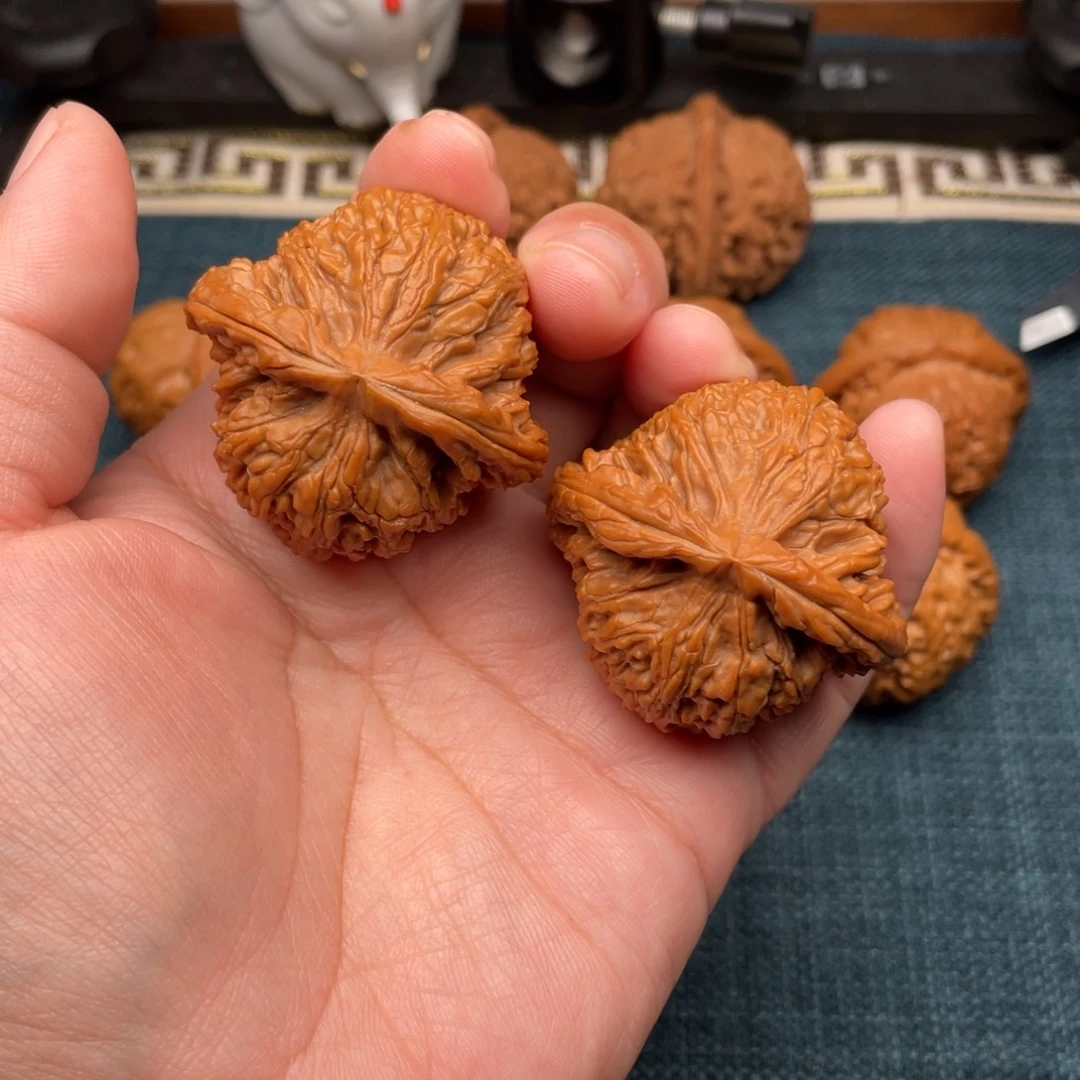 M***球文玩核桃把件全品南疆石43