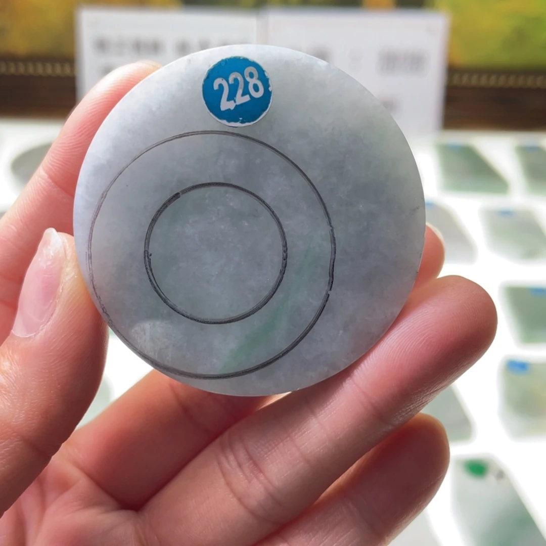 定制翡翠未镶嵌挂件