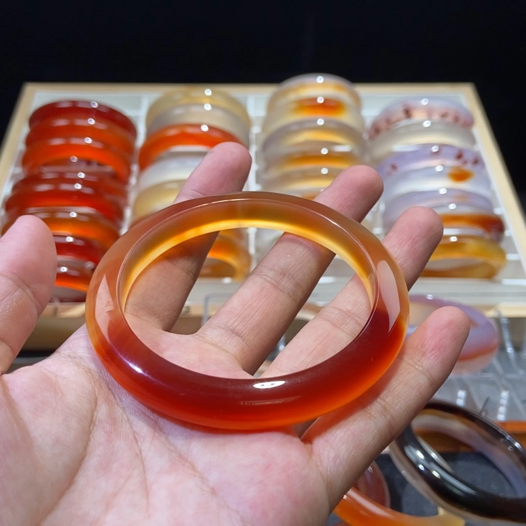 玛瑙/玉髓手镯未镶嵌