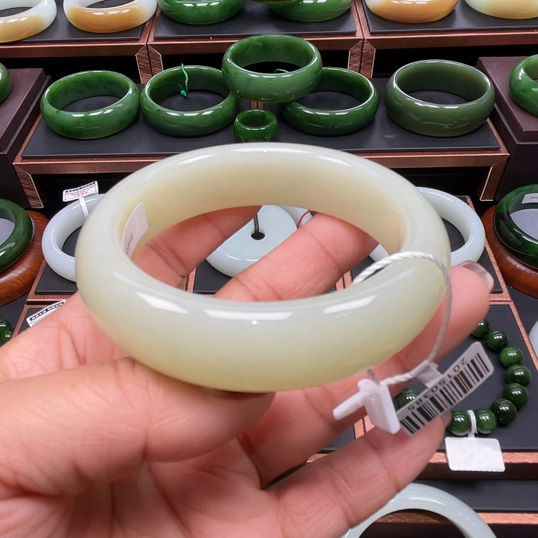 和田玉未镶嵌手镯5960