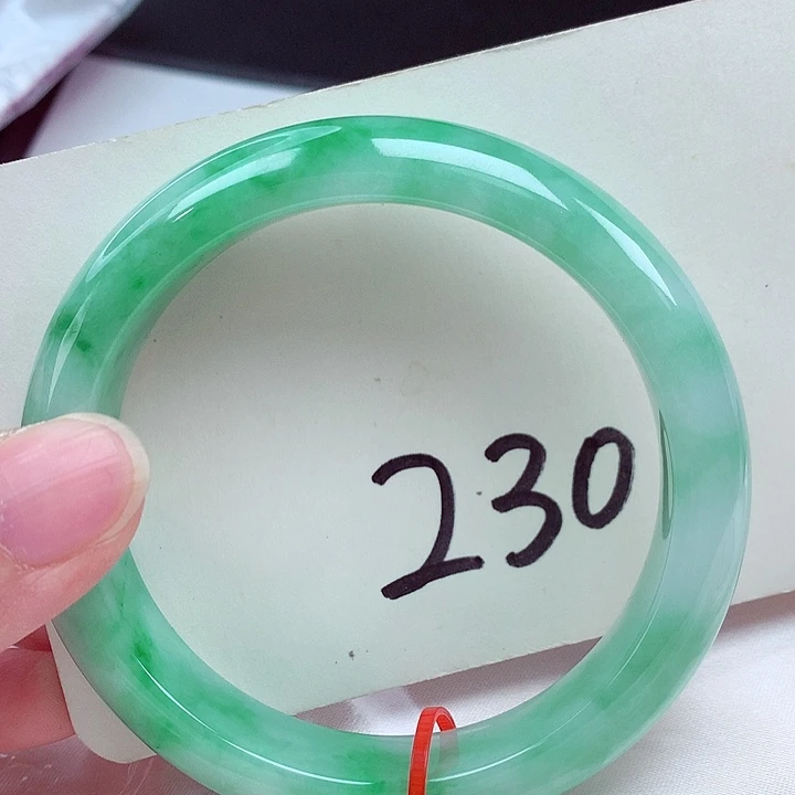 翡翠未镶嵌手镯翡翠