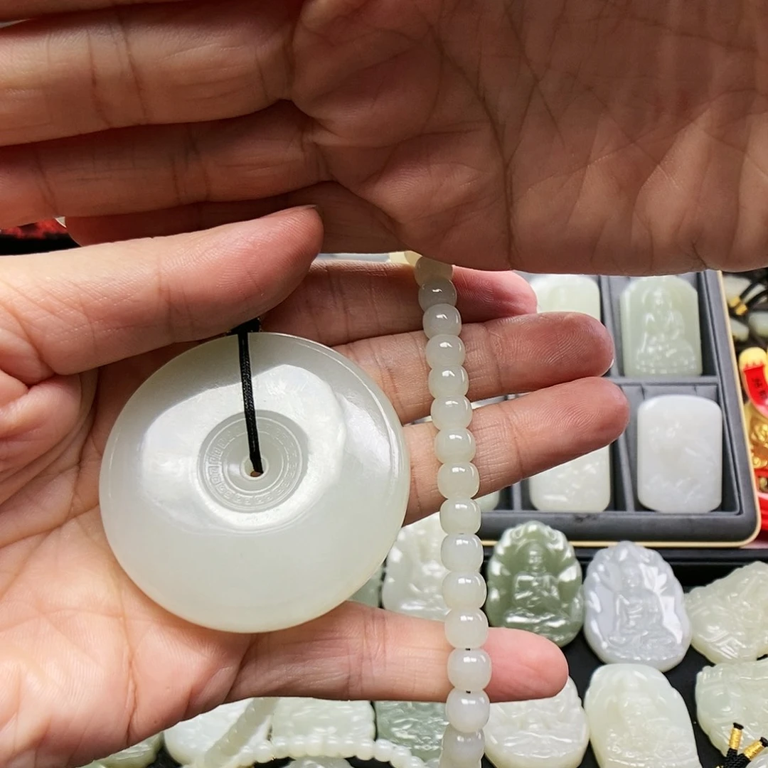 和田玉颈饰未镶嵌东***虎