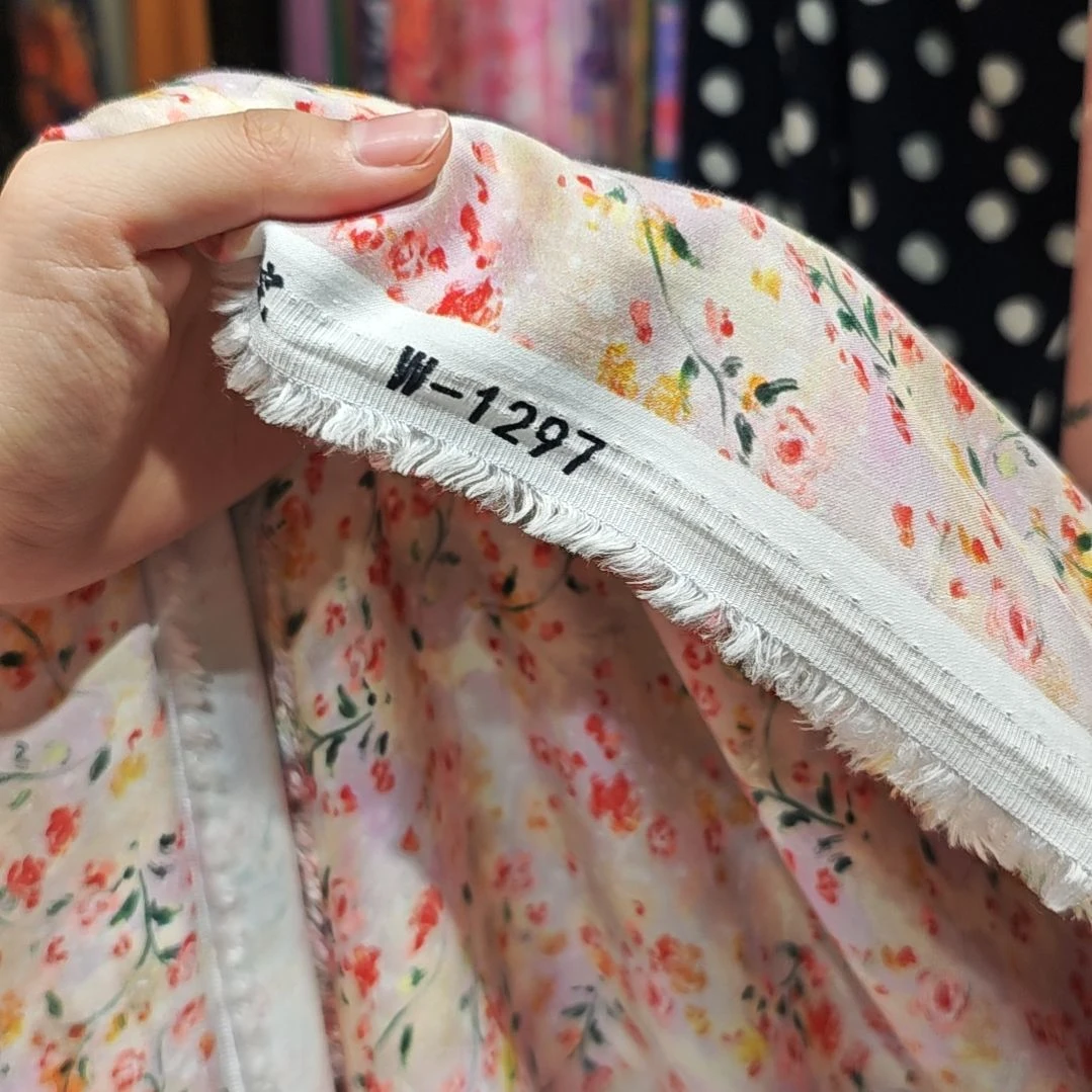 佰天蚕丝1297两米（拍下不支持退换）