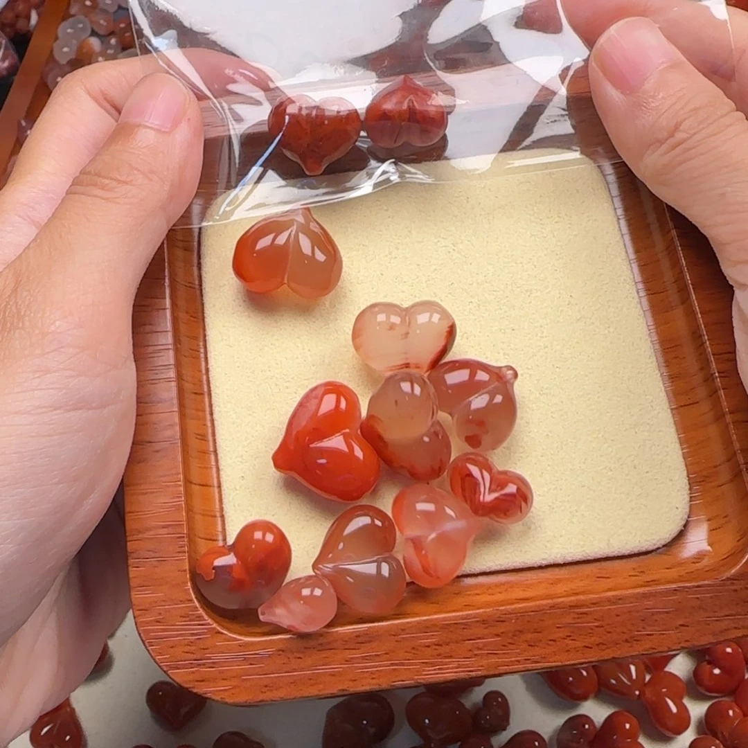 简***单南红玛瑙未镶嵌挂件