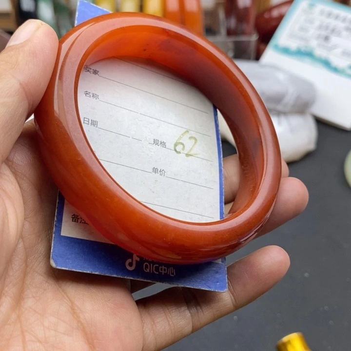 未镶嵌手镯石英质玉