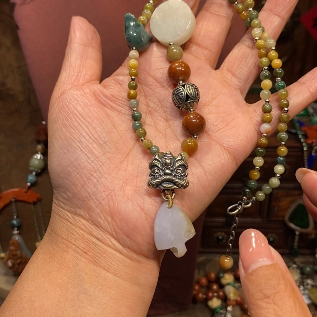 翡翠吊坠(赠链)未镶嵌