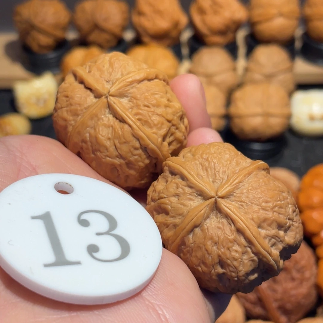 绎***-极品寿桃四棱核桃37。