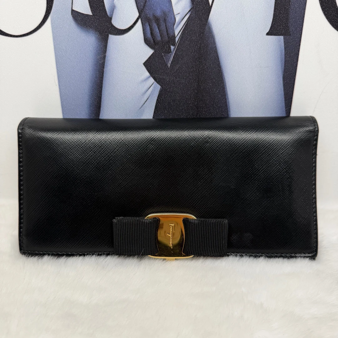 95新 FERRAGAMO/菲拉格慕 黑色压花Saffiano长款钱包手拿包 8061