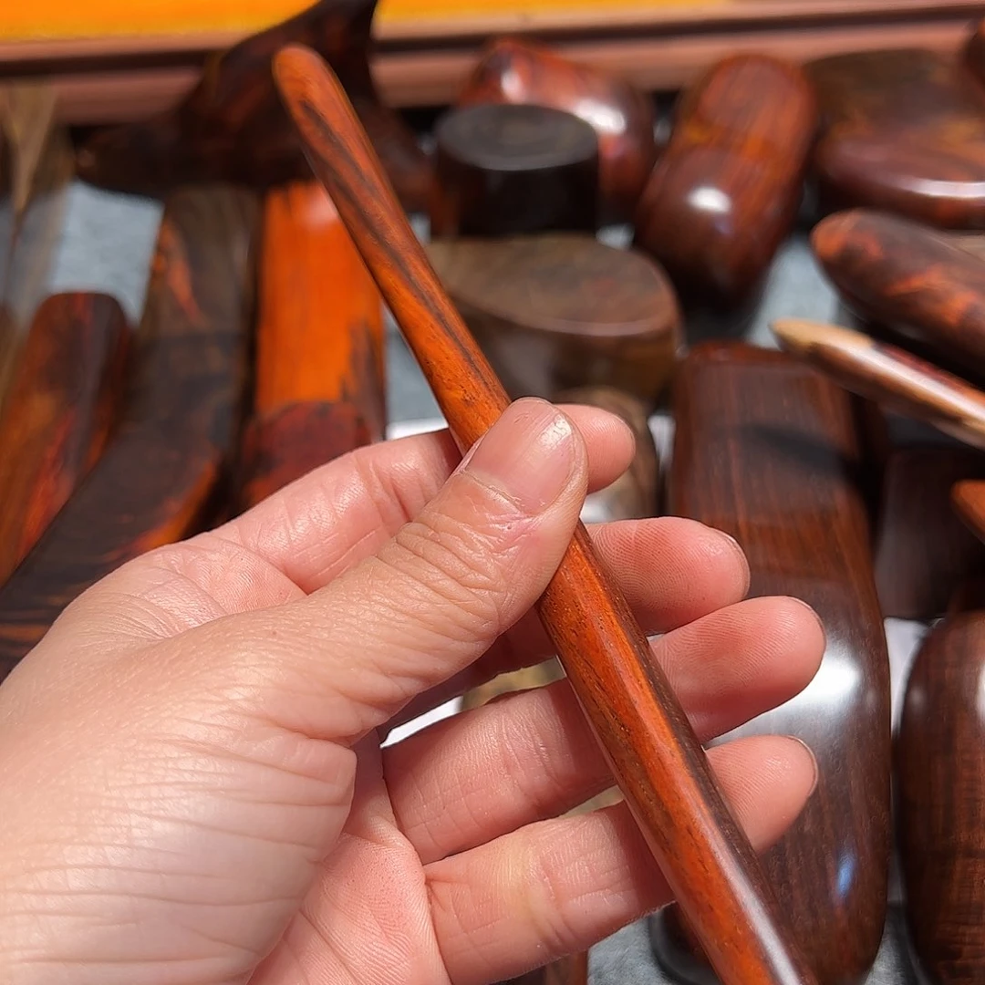 交趾黄檀（大红酸枝）文**功