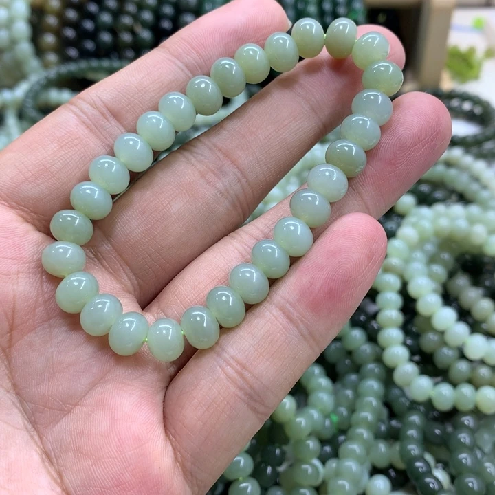 杨***霞和田玉未镶嵌珠宝奇石