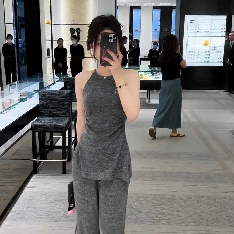 网红气质设计感套装2025夏侧开衩抽褶无袖吊带上衣高腰显瘦阔腿裤