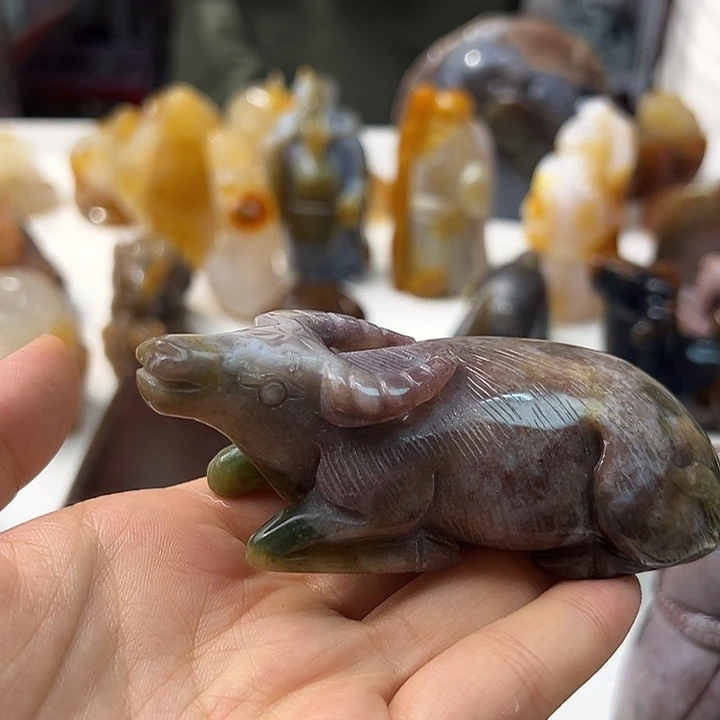 徐***部玛瑙/玉髓颈饰未镶嵌