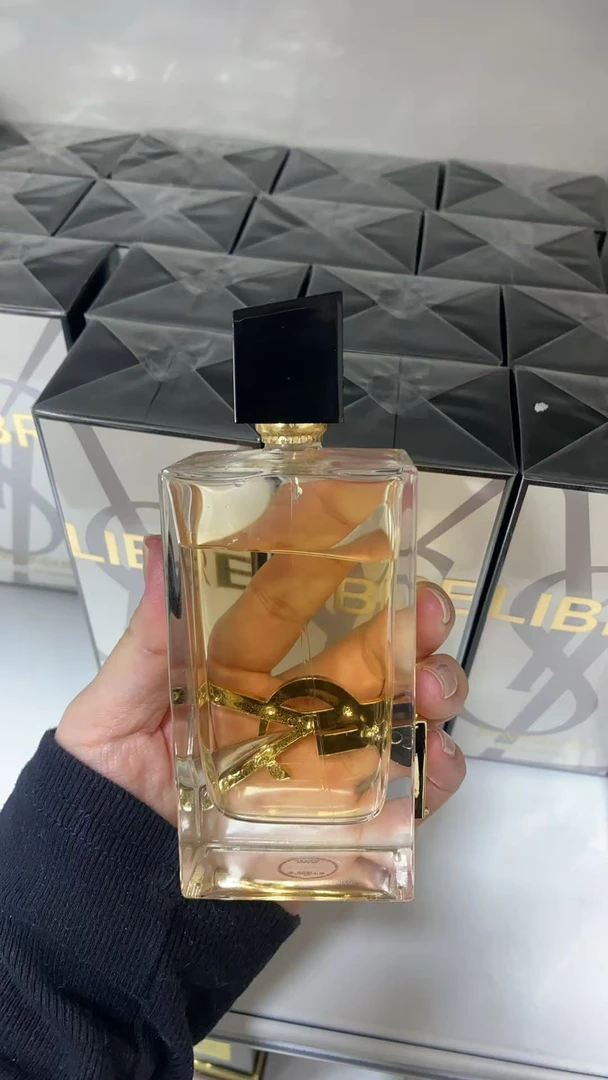 三姐福利-大牌香水黄色