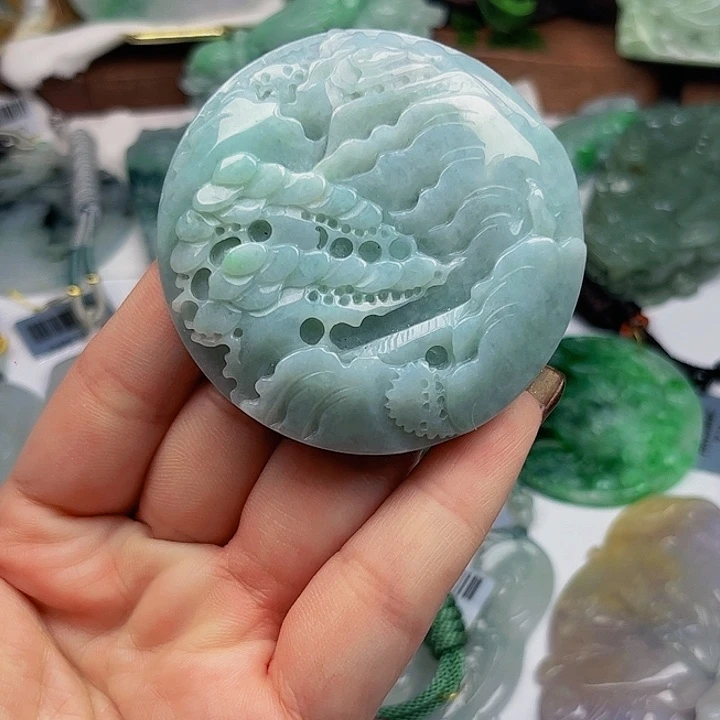 翡翠未镶嵌颈饰挂件