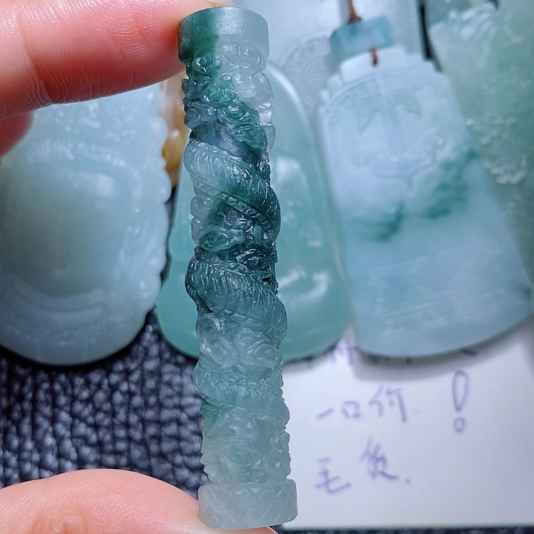 未镶嵌定制翡翠毛货付款后确认抛光