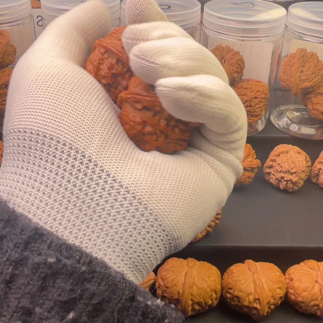 F***文玩核桃吊坠白狮子39➕