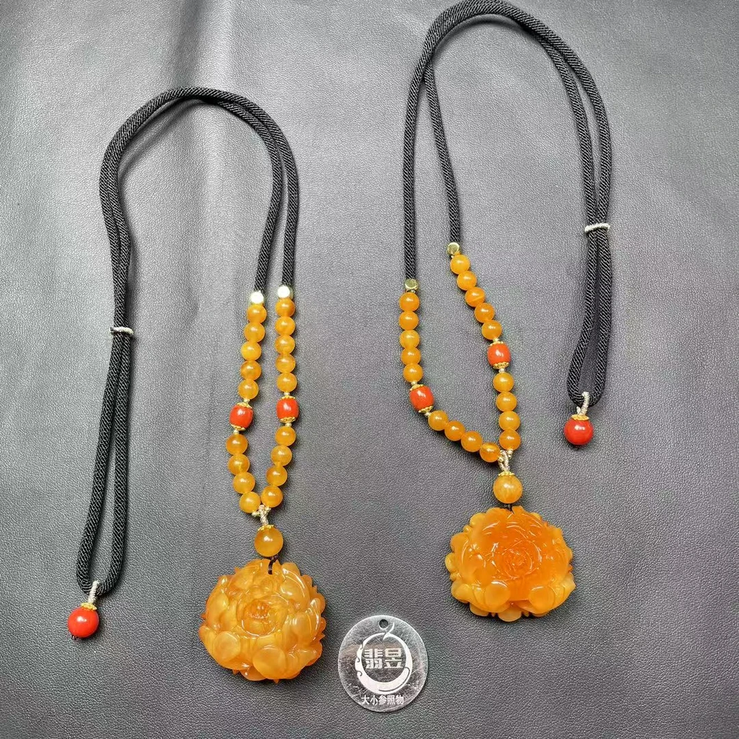 翡昱-N15-39648-614-蜜蜡吊坠绑绳/随形吊坠/-多样性发其一-D