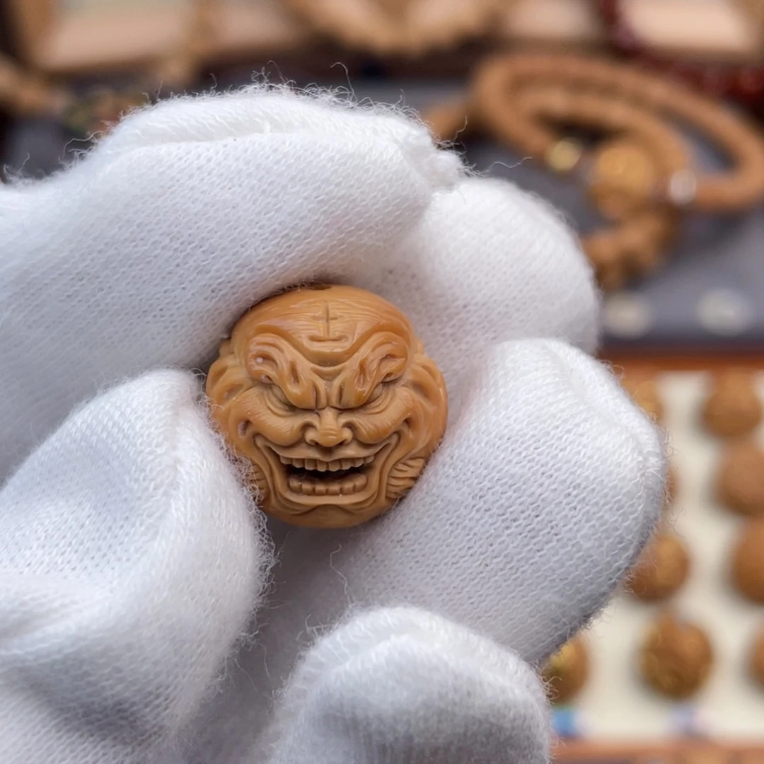 猴头核桃吊坠满工虎僧