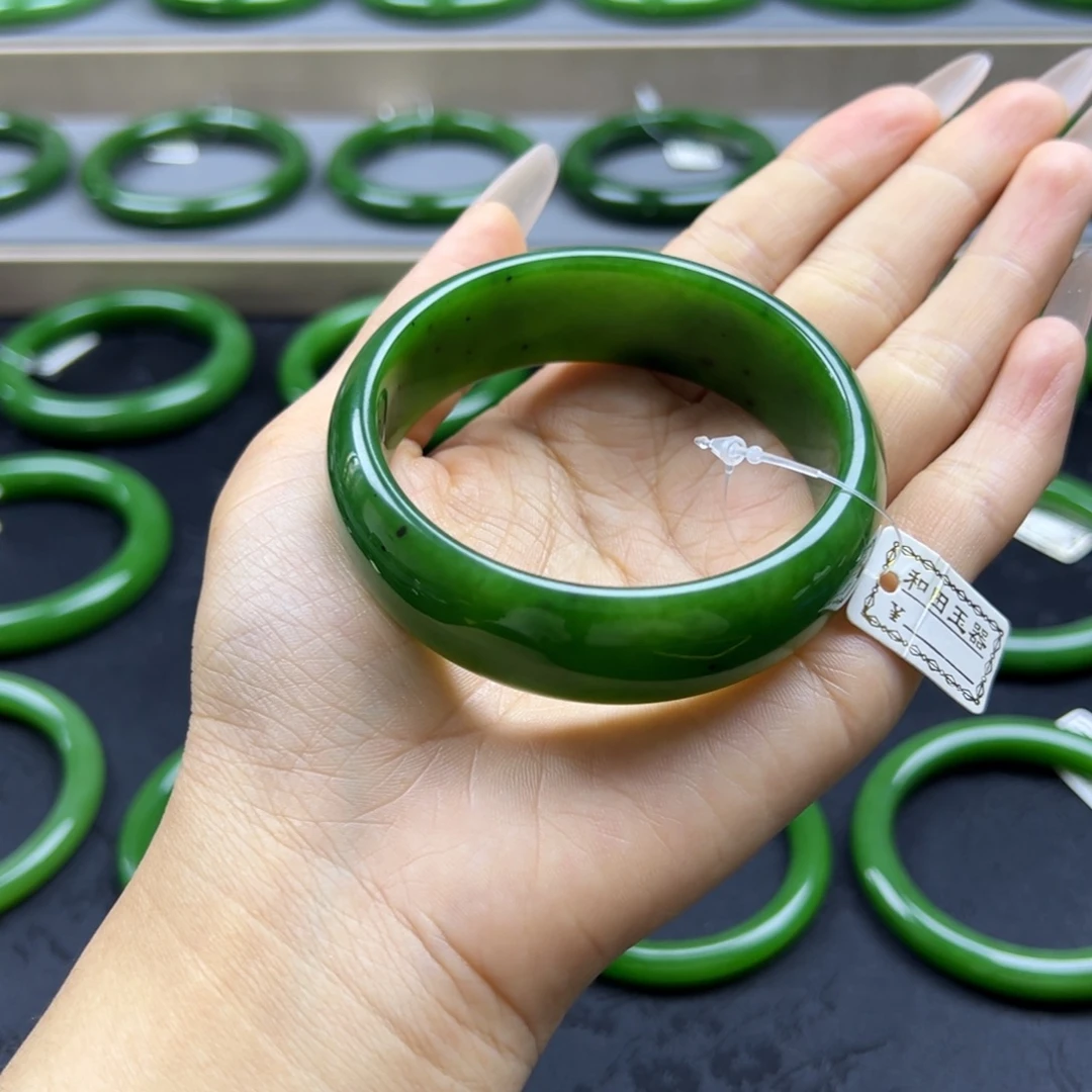 和田玉（碧玉）未镶嵌手镯