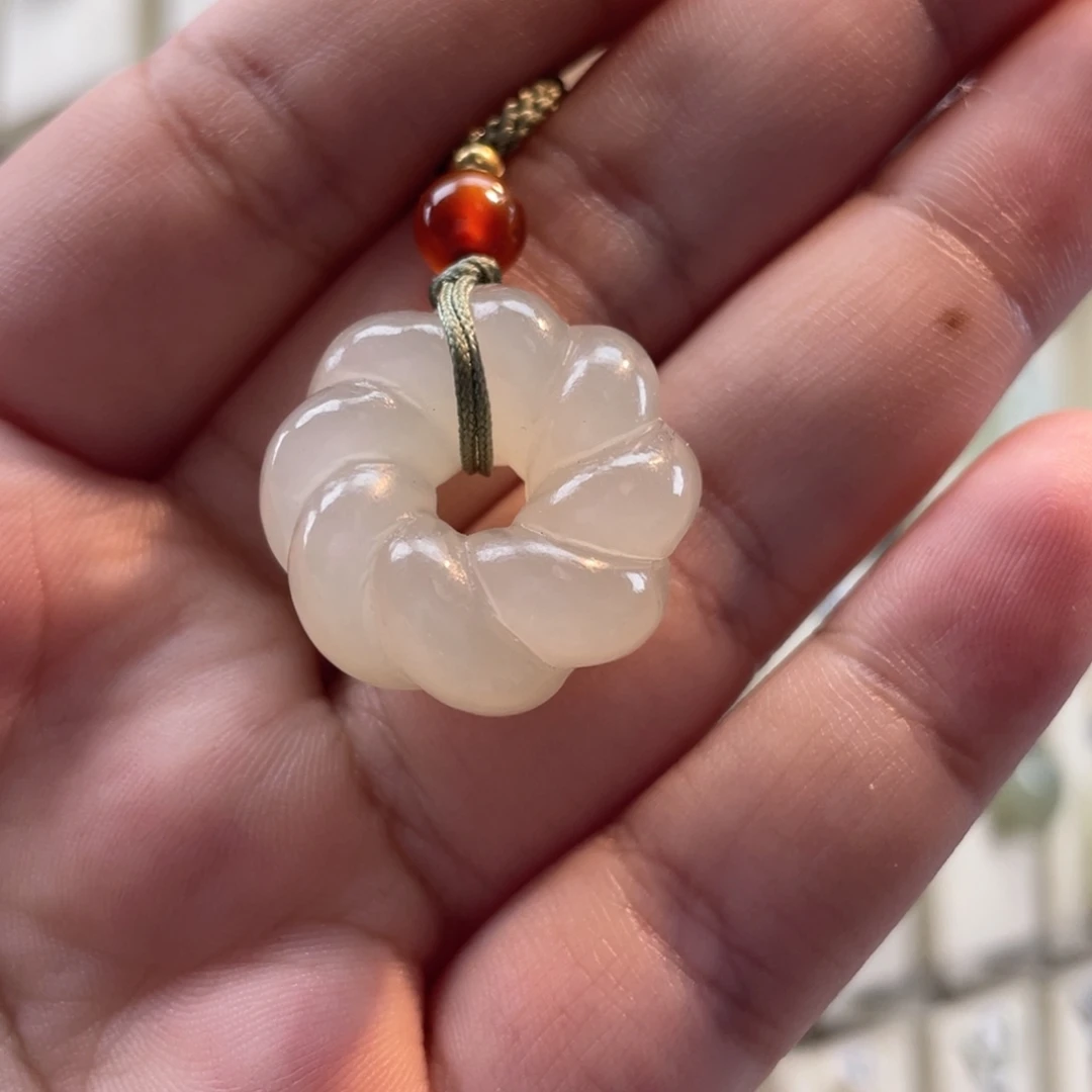 老***哥和田玉未镶嵌颈饰