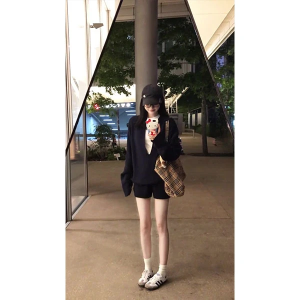 一整套入秋ootd穿搭慵懒风v领针织毛衣内搭短裤套装裤高级感时尚