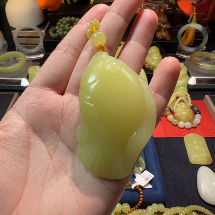 和田玉（黄玉）颈饰未镶嵌