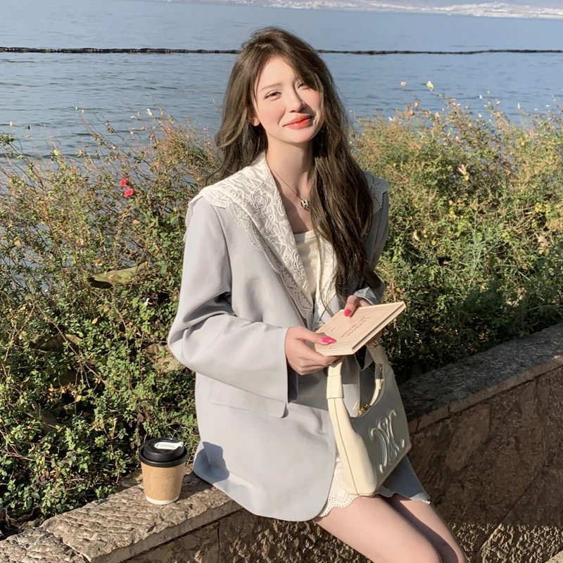 早秋氛围感蕾丝拼接蓝色西装短外套女2025新款气质温柔风西服上衣