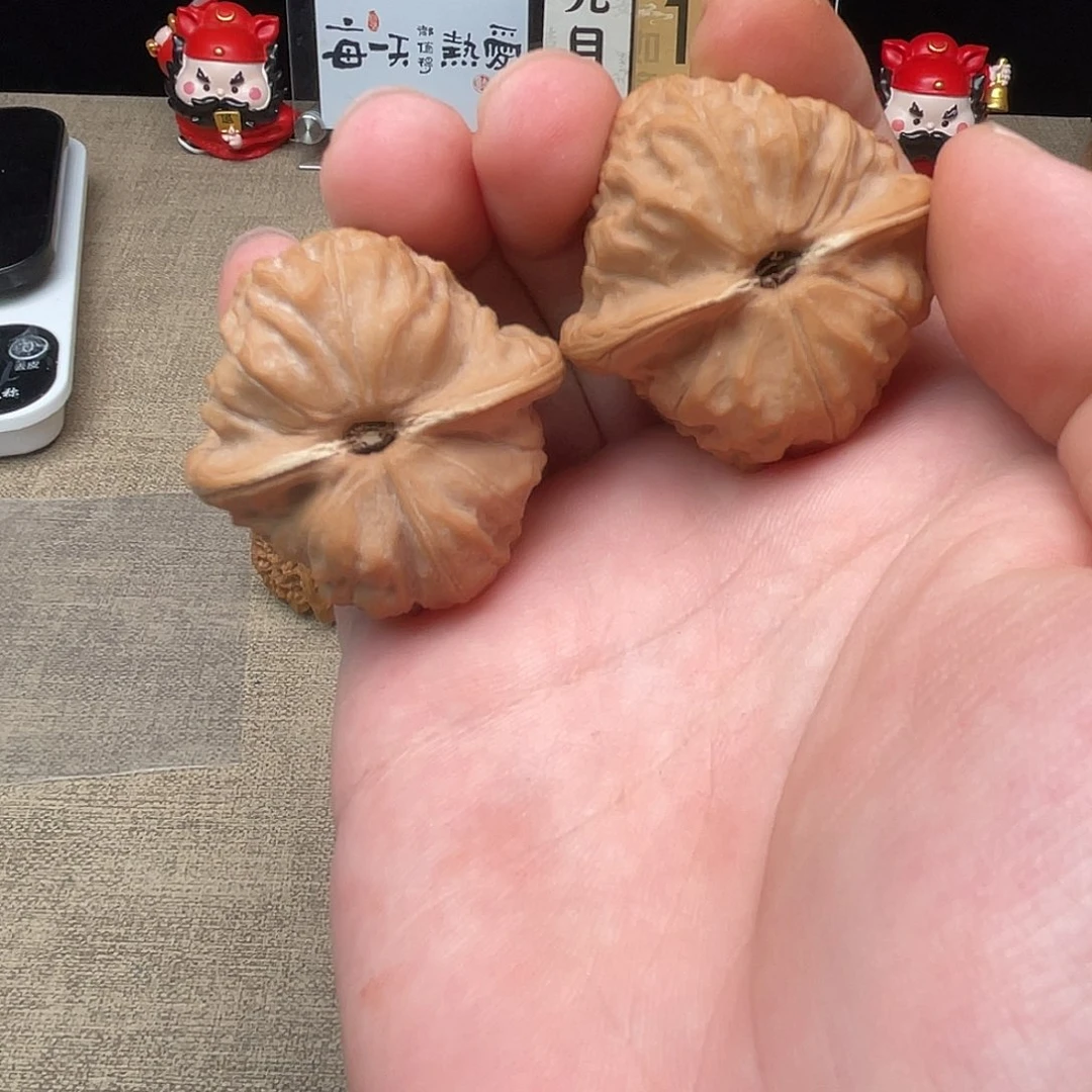 地***雷吊坠文玩核桃敦煌