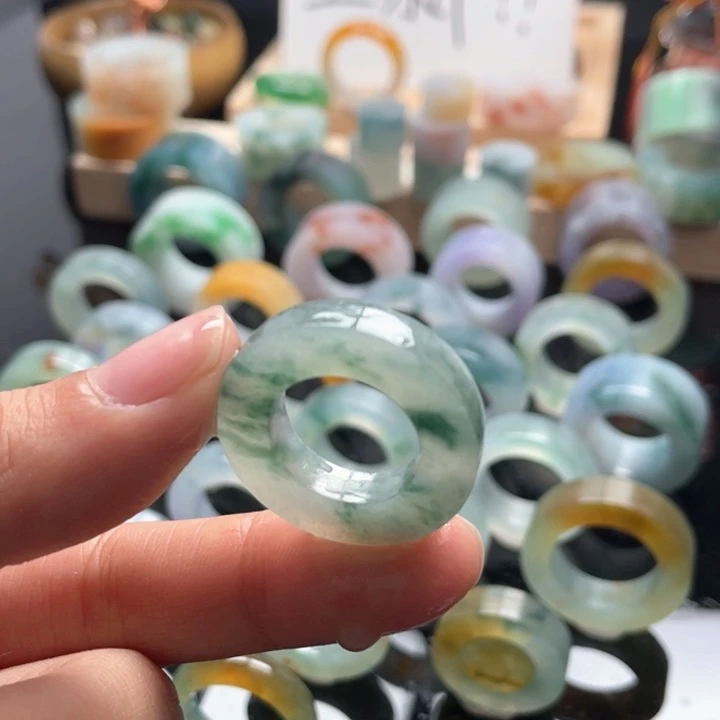 定制翡翠未镶嵌戒指