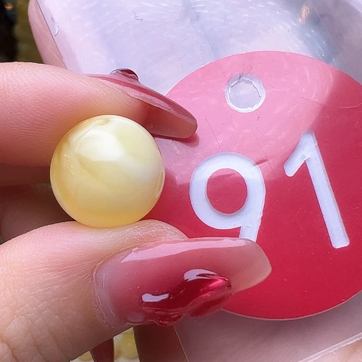 蜜蜡裸石未镶嵌王*12.6mm 圆珠