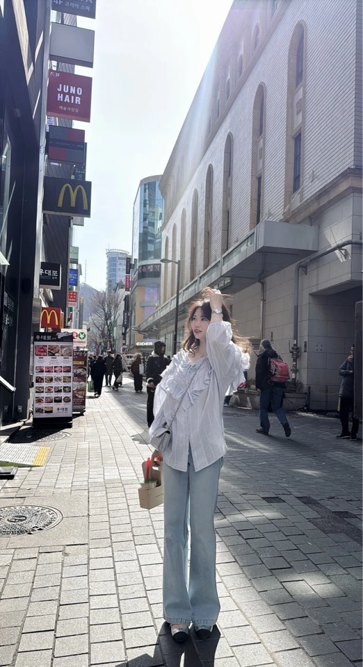 氛围感清新蓝色花边系带衬衫
