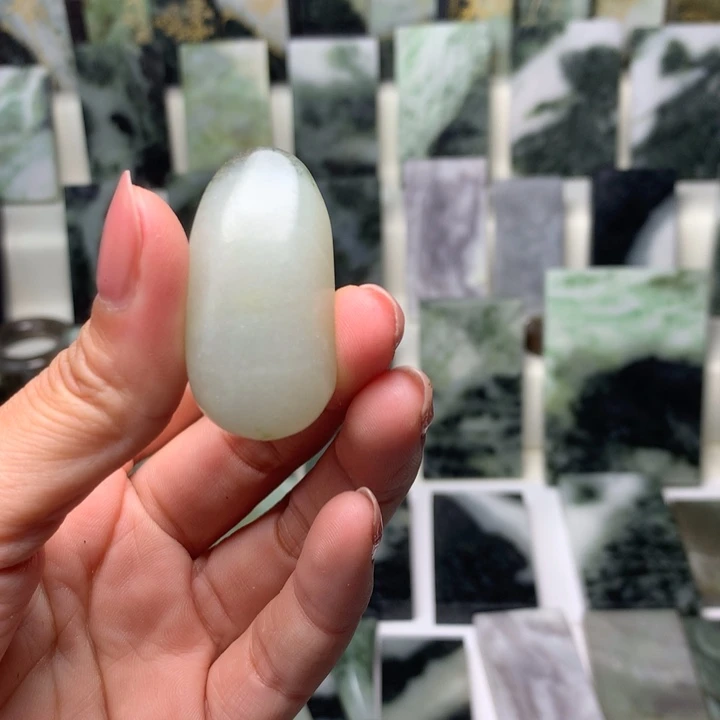 独山玉颈饰未镶嵌小*梁