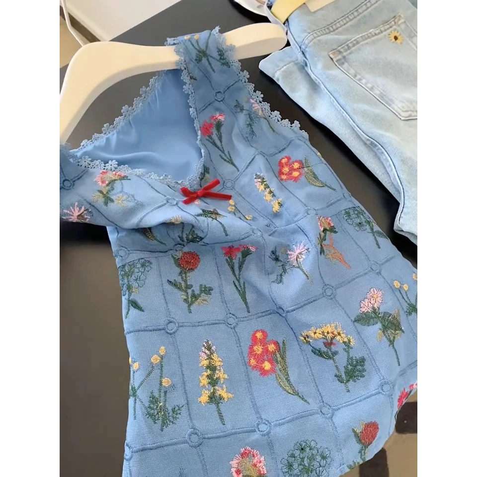 法式复古花朵刺绣V领蝴蝶结吊带背心女夏外穿修身无袖短款小上衣