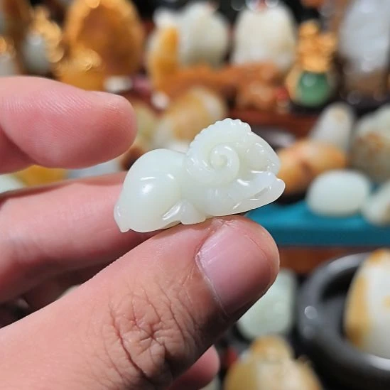 颈饰未镶嵌和田玉