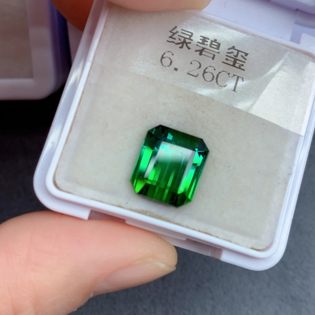 绿色碧玺6.26克拉裸石未镶嵌