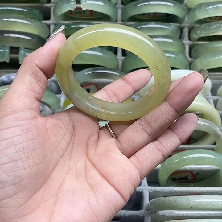 蛇纹石玉未镶嵌手镯440