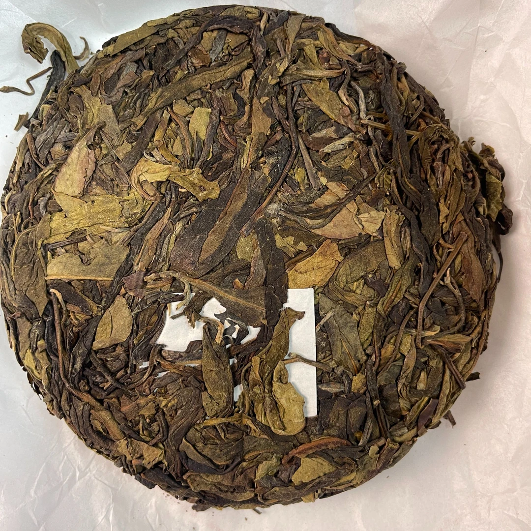 23年弯弓古树黄金叶 普洱茶生茶（饼茶）200g/饼 A040号