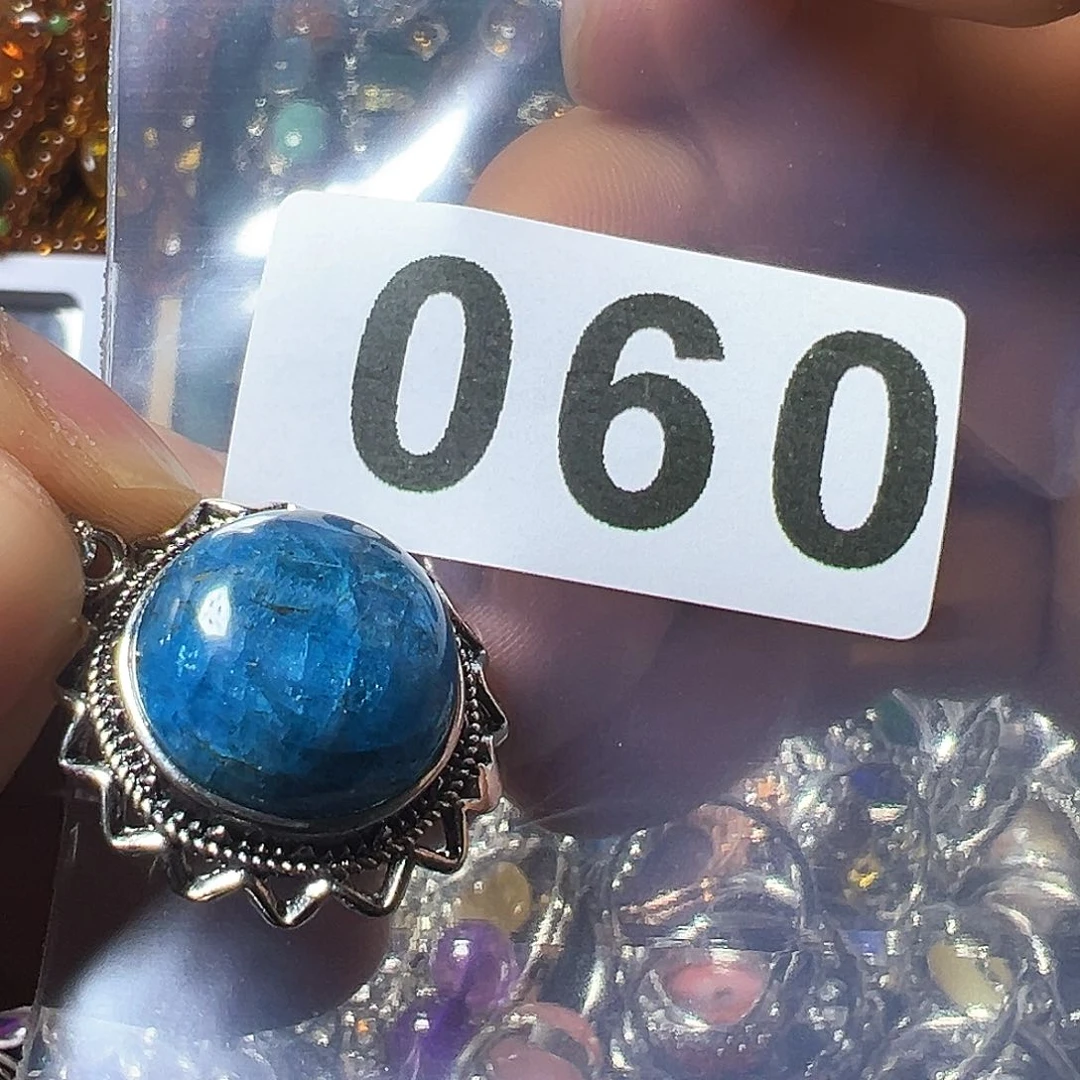 石英质玉颈饰未镶嵌