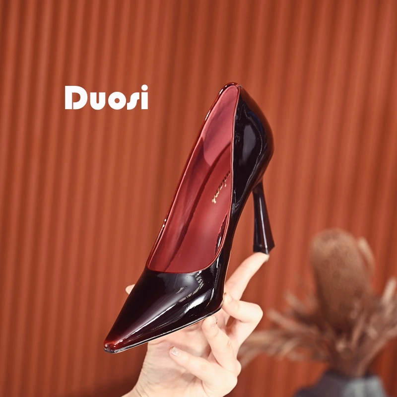 【DUOSI】8cm漆皮性感细跟高跟鞋女夜店晚会鞋时尚尖头单鞋A996-1
