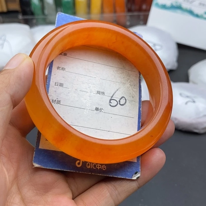 未镶嵌手镯石英质玉
