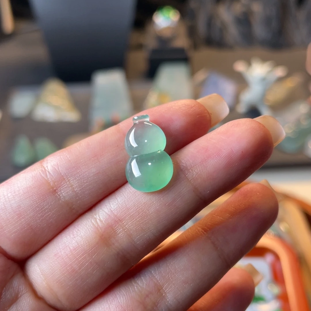 未镶嵌定制翡翠倾**恋裸石