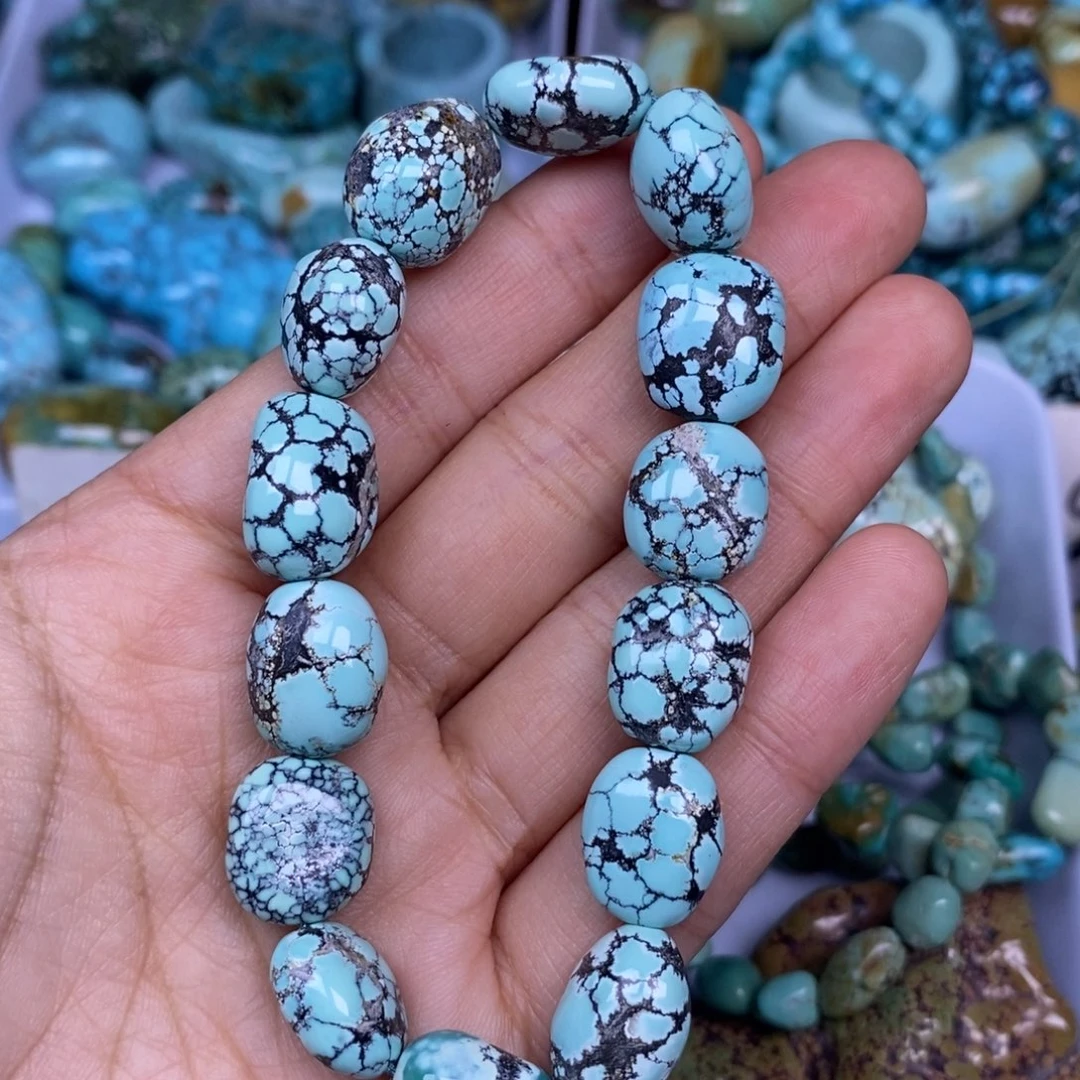 绿松石未镶嵌颈饰